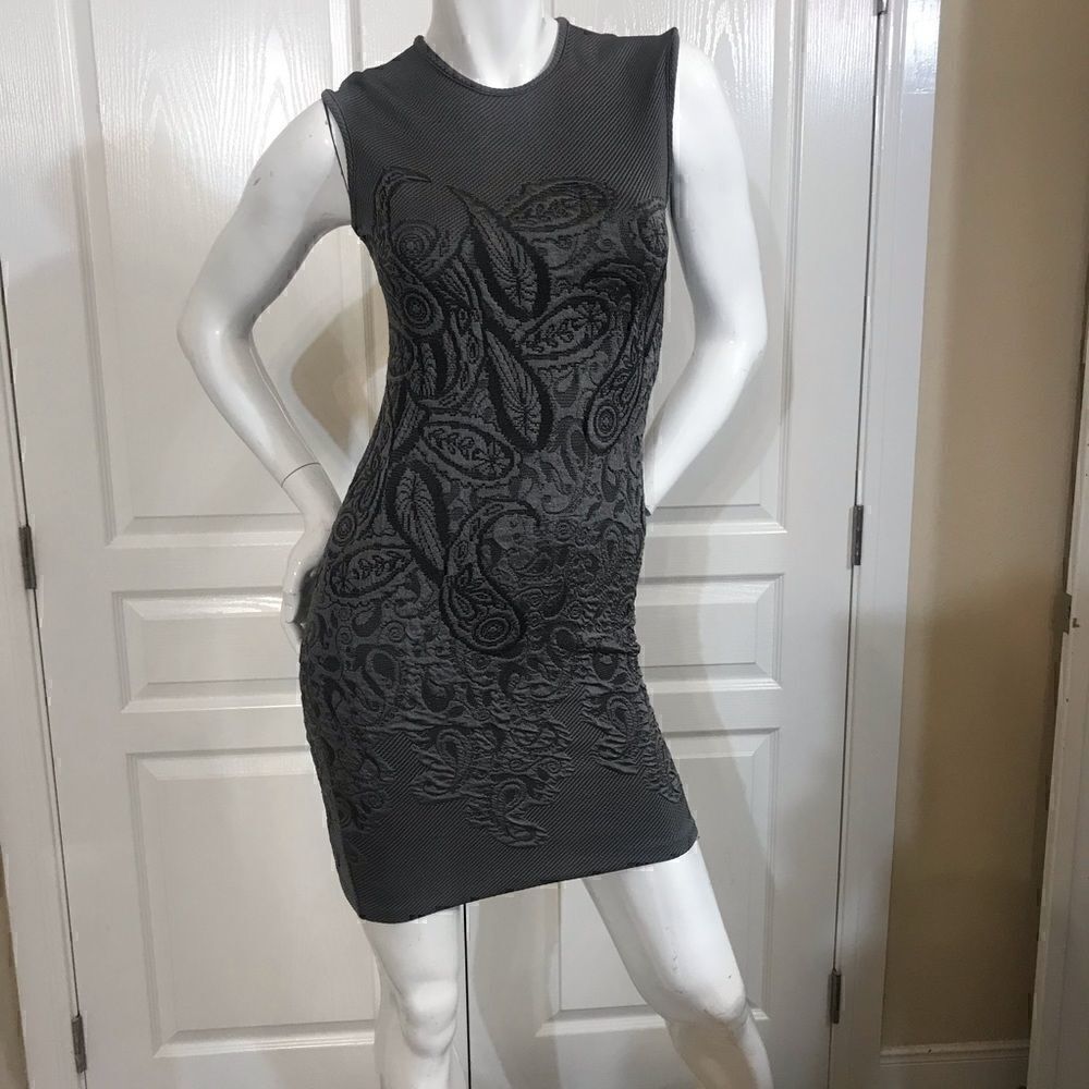 💚 C5- Natalia Romano gray paisley dress stretchy.